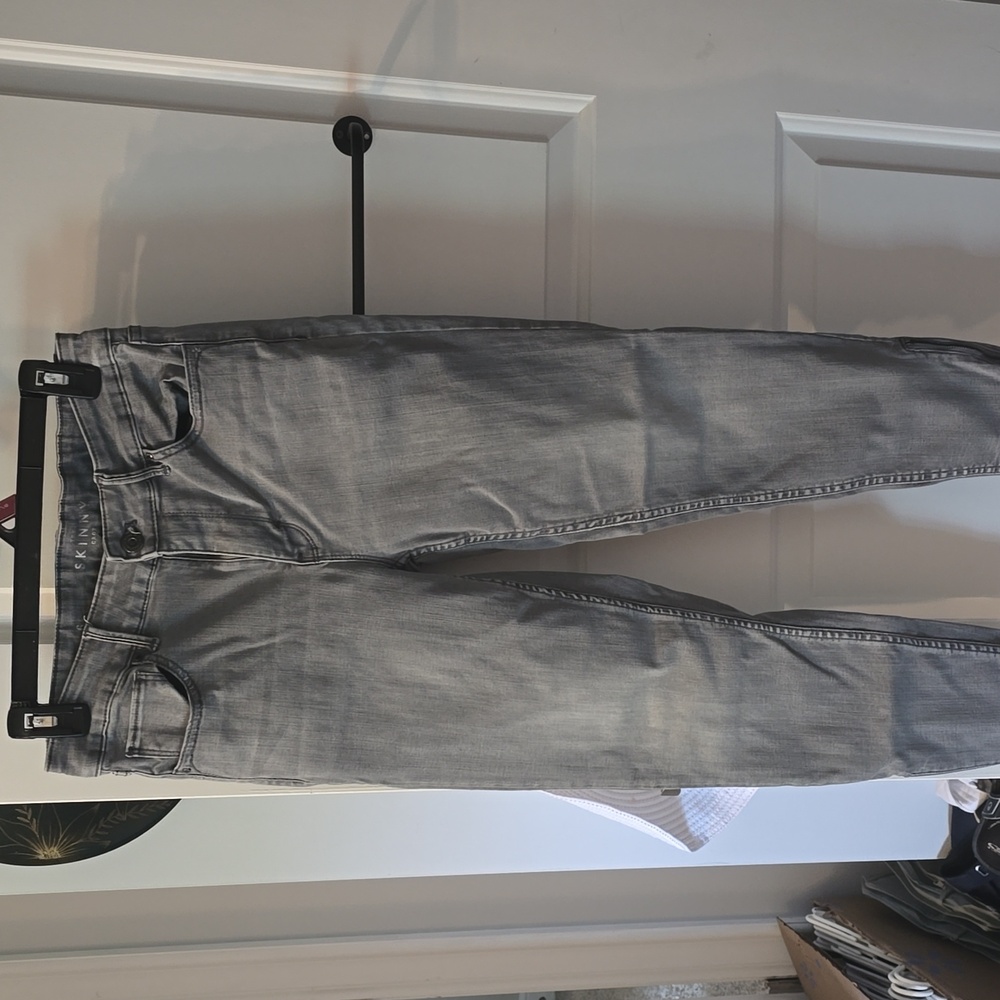 Gray Ankle Cropped Jeans with Casual Fit